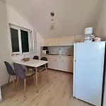 Latin Apartment Jezera