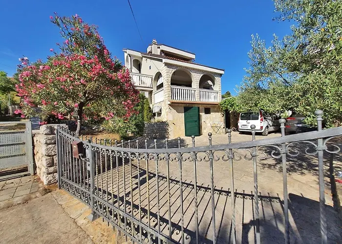 Апартаменты Latin Езера