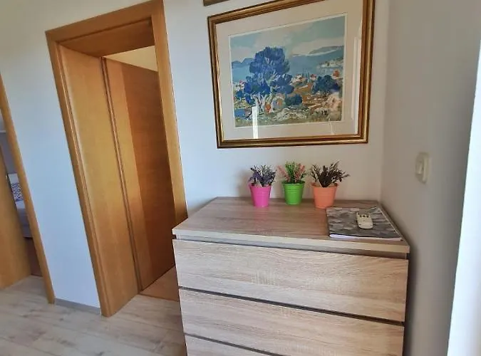 Latin Апартаменты Езера